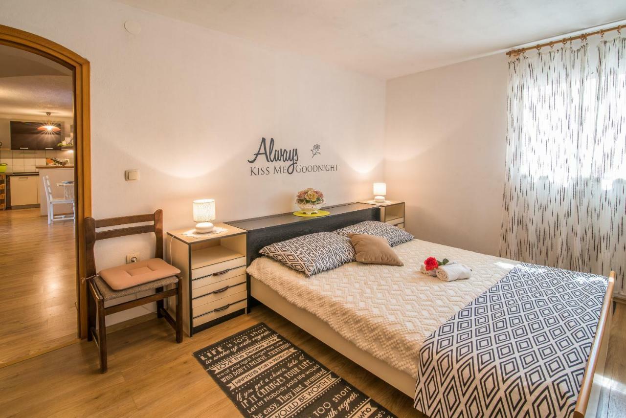 Apartmani Marija มาลินสกา ภายนอก รูปภาพ